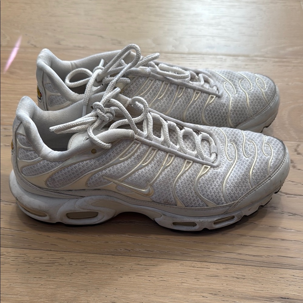 White Nike Air Max Sneakers